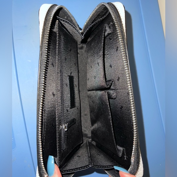 Medium white Michael Kors clutch - Picture 4 of 4